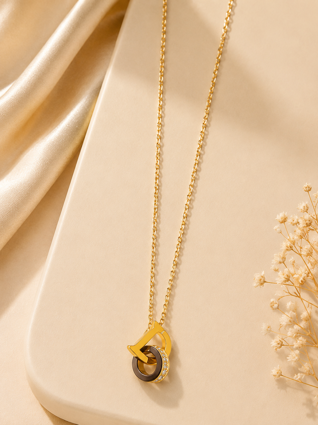 Golden Interlocking Loop Crystal Necklace